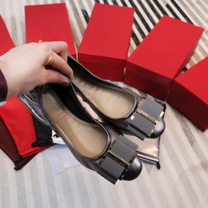 Kvinnor klänning skor balett platta skor Dam loafers Designer Läder business casual sko bekväma Sandaler Slides tränare