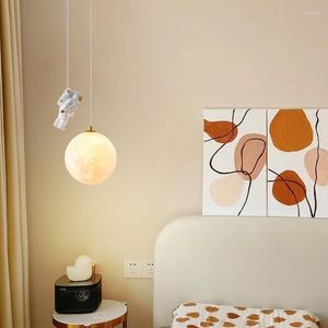 Lampadari Astronauta LED Lampade per camerette per bambini 3D Moon Paralume Nordic Creative Boy Bedroom Decor Lampadario da comodino per bambini