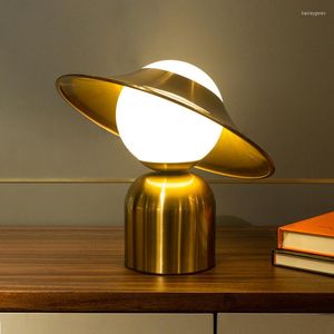 Lampade da tavolo Lampada a LED con sfera di vetro nordica Luce in metallo dorato Soggiorno Comodino Studio Scrivania Libro Home Deco Apparecchio