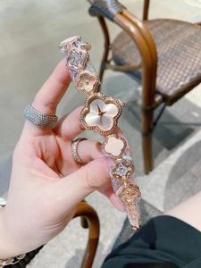 Zegarek na rękę 2023 Nowe zegarki damskie trzy szwy kwarcowe zegarek Top luksusowy marka stalowa pasa dama