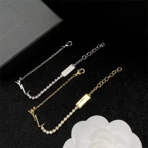 Kedjearmband för kvinnor Designer Smycken Guldhänge Herr Silver Diamantarmband För Kvinnor Lyxmode Golden Chin Armband 2212154D