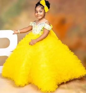 Lovely Yellow Wedding Flower Girl Dresses Sheer Neck Ball Gown Kids Födelsedagsfestklänningar Beaded Bow Tie Toddler Pageant Wears BC14820