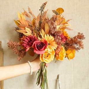 Dekorative Blumen Herbst Künstlicher Herbstdekor Seidenstrauß für Zuhause Hochzeit Thanksgiving Dekoration Tischdekoration