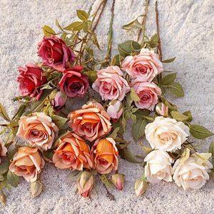 Kwiaty dekoracyjne 1PC Symulacja moda róża naturalna łatwa konserwacja Faux Silk Flower Work Wesder Work sztuczny
