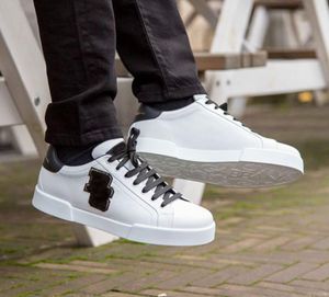 Brand Sneakers Men Casual Shoes Biała skóra z złotym bocznym bokiem do niskich topów Platforma Platforma Obcina Koronkowa gumowa sporty sporty spacery na świeżym powietrzu 35-46 z pudełkiem