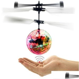 Giocattoli volanti a led Giocattolo creativo per bambini Rc Palle di volo luminose Mini aereo Luce sospesa unica Induzione intelligente Ballkid Drop De Dhqdy