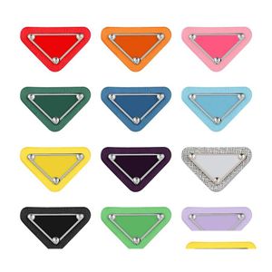 Sying Notions Tools Triangar Brand Logo för kläder DIY Customes Sy On Hat Jack Jeans Leather Clothes Applique Stickers Badge DHKLS