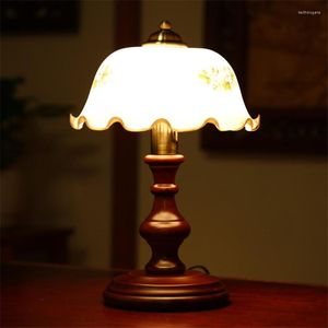 Lâmpadas de mesa American Country Style Light Bedroom Lâmpada Creative China Classic Wood Warm LED quente
