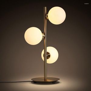 Bordslampor Nodisk minimalism 3 Lätt glas Globe G4 LED -lampa AU/EU/US Plug Brush Metal Luster Luminaria Desk Study Room Läs