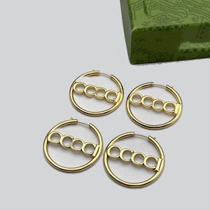 Designer de brincos de moda para mulheres, abraços de luxo, ouro grande, pequeno, letra circular, brinco de argola feminino, jóias modernas, presentes para meninas