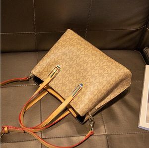 Bolsas de ombro de mulheres por atacado 2 coloras de impressão de temperamento elegante Personalidade de sacola de grande capacidade Letras de três camadas de moda Fashion Bolsa 5461#