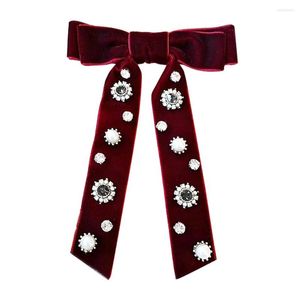 Broşlar Kore Kadife Bow Tie Broş Kumaş Rhinestone Kavur Pimleri Gömlek Elbise Kadınlar İçin Luxulry Takı