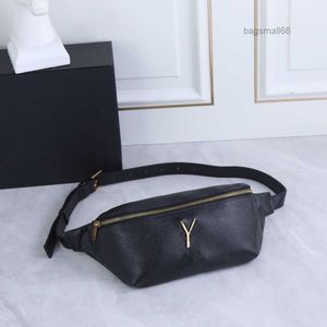 Skórzana torba na talia bombaga Kobiety czarne ze złotymi literami sprzętowymi projektantami klatki piersiowej torebki torebki 68