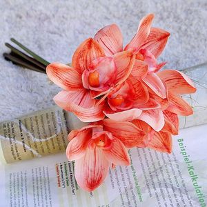 Flores decorativas Simulação 6 cabeças Cymbidium Bunco artificial Decoração de decoração de casa Exibição de casamento Pogra de casamento Orquídea falsa