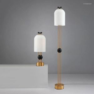 Настольные лампы постмодернистские минималистские нордические модельные модельные комнаты спальня Living изучение китайское потолочное стекло столовое стекло пол
