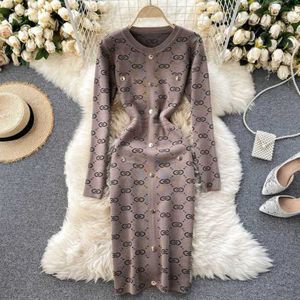 Sukienki zwykłe projektant Sweter Sweter Suknia Kobieta jesień zima nowa moda retro okrągła szyja jacquard ciasna paczka Hip vestidos prtv