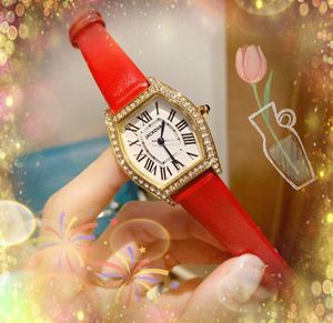 ローズゴールドシルバートンノーシェイプ女性は本物のレザーダイヤモンドリングクォーツムーブメントレロジオモントレローマダイヤルビジネスカジュアルな腕時計ギフトを見る