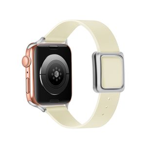 حزام شريط جلدي مع مشبك معدني لـ Apple Watch 42mm 49mm 44mm 41mm 40mm 40mm 38mm حلقة حلقة قابلة للاستبدال معصم Iwatch 8 Ultra 7 6 5 4 3 Series Series