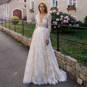 Skromne koronkowe suknie ślubne z długim rękawem 2023 Lato A linia Czech Bridal Suknie Sexy Sheer V Seck Beach Boho vestidos de