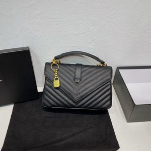 bolsas de grife Bolsa de mão em forma de V listrada de pele de carneiro Moda feminina