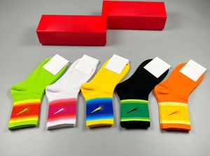 Designer Heren Dames Sokken Vijf Paar Sport Letter Gedrukt Borduurwerk NK Katoen Man Vrouw 9 stijlen kleuren Met Doos