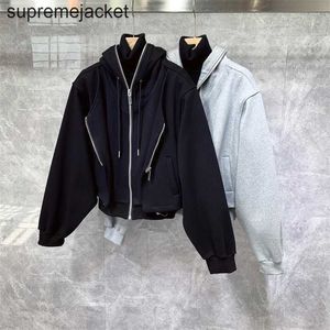 디자이너 재킷 가을과 겨울 후드 땀 셔츠 남자 패션 브랜드를위한 새로운 2 피스 후드 스웨터 코트 스타일 짧은 탑 트랙 슈트 브랜드