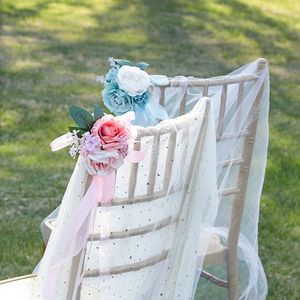 椅子は、結婚式の装飾の黄麻布のテーブルランナーサッシュヘシアンフラワーパーティーカバー装飾ローズ模倣花