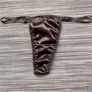 Underbyxor Mens Sexiga konstgjorda siden Briefs Bikini Låg midja underkläder thong mäns thongs bulfickor