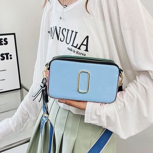 Kadın omuz Messenger Kamera Çantaları Fermuar Meydanı Küçük Leydi Çantalar Metal Donanım Deri Lüks Tasarımcı Çanta Lüks Crossbody geniş kayış düz çanta