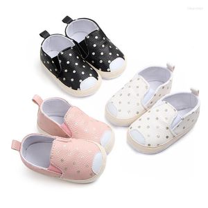 İlk Yürüyüşçüler Moda 3 Renk Altın Polka Dotlar PU Deri Bebek Kız Kızlar Yumuşak Sole Ayakkabı Beşik Anti-Slip Spor Sneaker