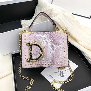 Luxury Fashion Shoulder Women Bag Designer Totebag Snake Mönster Letters Crossbody Bags Square Handväska Lady Messenger Purse