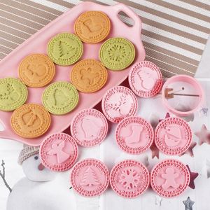 Formy do pieczenia 9 szt./Set Futery ciasteczka Plastikowe 3D Christmas Temat Cartoon Pressyble Biscuit Mold Stamp Kitchen Pastry Bakeware