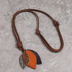 Hänghalsband Vintage Leaf Läderhalsband för kvinnor män boho smycken par långa tröja kedja kvinnlig fest present mode tillbehör