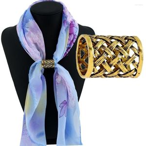 Spille Vintage Hollow Metal Braid Sciarpe Fibbia Fashion Chic Women Lady Sciarpa Anello Clip Gioielli Broche