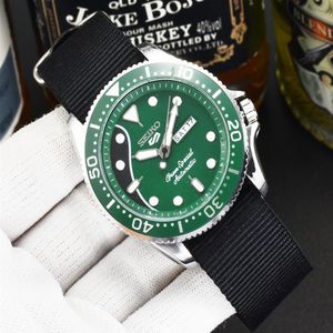 High Quality 2021 Fashion Sports Young Men SEI Brand luxury watches three-pin quartz watch Display Dual calendar function with min174K