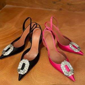 Amina Muaddi Elbise Ayakkabı Tasarımcıları Sandalet Kristal Rhinestone Düğmesi Slingbacks Saten 10.5cm Yüksek Topuklu Sandal 35-42 Stiletto Topuklu Kadın Tasarımcı Ayakkabı
