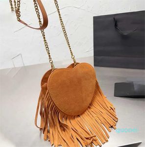 Tasarımcı çantaları kalp tasarımcı çantaları kadın püsküller lüks el çantaları moda zinciri plaj çantası cüzdan tasarımcısı crossbody çantalar alışveriş çantası