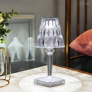 Lampy stołowe Nowoczesne LED E27 Kryształ do sypialni salon Bedside Desk Diamond Creative Atmosphere Luksusowe linghing w pomieszczeniach