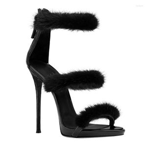 Sandaler fluffiga sexiga ￶ppna t￥ h￶ga klackar svarta kvinnor strappy stilett romerska skor damer tunna h￤l zapatos mujer primavera