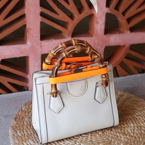 Damenmode-Tragetaschen, luxuriöse Top-Designer-Tragetaschen, schlichte Handtasche, Vintage-Umhängetasche, 6 Farben, Handtaschen mit Bambusgriff, Einkaufsbrieftaschen, Geldbeutel