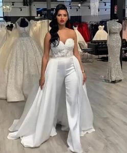 Tute da donna moderne Abito da sposa con gonna staccabile Corsetto a cuore Abiti da sposa Appliques in pizzo Una linea Vestido De Novia Abito senza spalline Abiye Dubai