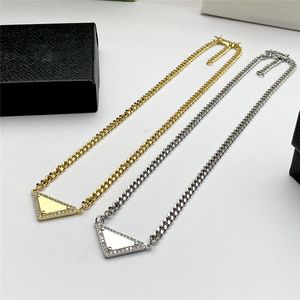 Klassiska triangel diamanthalsband unisex kristall halsband designer metall tjock kedja halsband triangulära män kvinnor hängen med låda