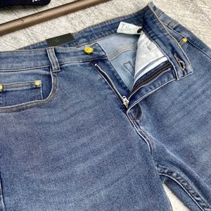 Jeans masculino designer versão alta versão jeans calças masculinas clássicas medusa bordadas calças masculinas casuais plus size moda jeans reto TKW1