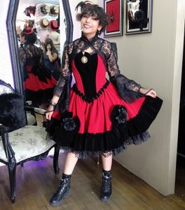 Abito da sposa rosso nero gotico corto Lolita 2023 A Line Giacca bolero in pizzo medievale Boho Abiti da sposa Manica lunga Rock Costume Vestido De Noiva robe de mariee