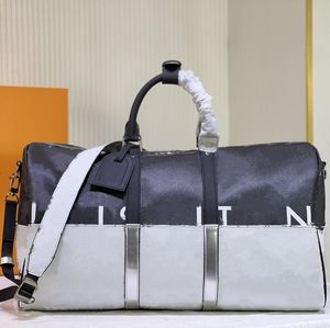 女性グラディエントダッフル旅行バッグ本革ファッションレタージッパーレターデタッチ可能なロングストラップ大容量ローズハンド荷物袋