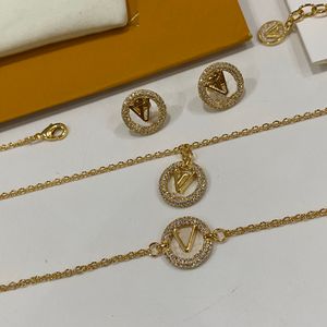 Nunca desbota Pulseira Brincos Colar Carimbo Conjuntos de Jóias Pulseiras Banhadas a Ouro 18K Pulseiras Femininas Colar Amantes de Casamento Presentes Jóias Atacado Cobre 6 Estilo