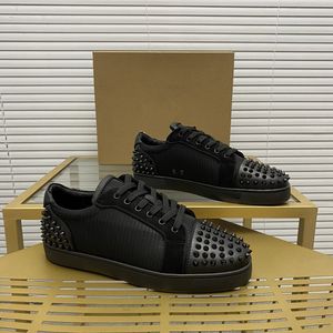 Top Mens Stylish Studded Buty ręcznie wykonane prawdziwy designerka skórzana w stylu skały unisex czerwone podeszwy buty luksusowy moda damska inkrustowane buty casual but 00066