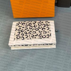 箱アニマルプリントで販売されているクリーアウォレットショートウォレット秋のコレクションワイルドハートスモールレザーグッズ300c