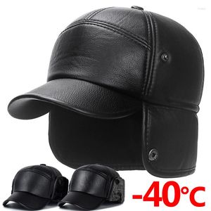 BERETS 2022 Vinterbombare hattar män kvinnor ryska svart läder öronflap hatt päls varm tjock baseball mössa snöskidåkning mössa pappa
