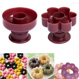 Strumenti di cottura in plastica Waffle Donut Maker Cutter Dispenser a forma di fiore Stampo portatile Strumento da dessert da cucina